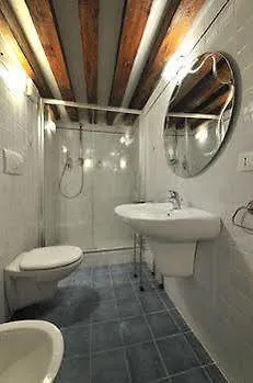 Red Rose Apartment