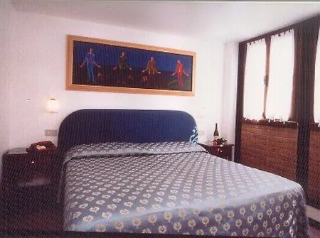 Hesperia Hotel 3*