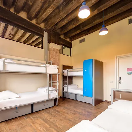 Generator Hostal