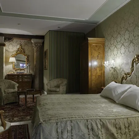 Al Ponte Antico Hotel 4*