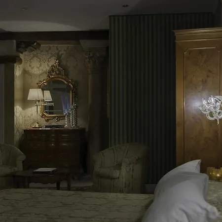 Hotel Al Ponte Antico 4*