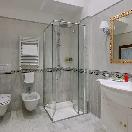 Hotel Al Ponte Antico 4*
