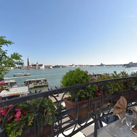 Hotel Savoia & Jolanda 4*