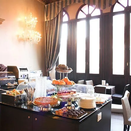 Arcadia Boutique Venice