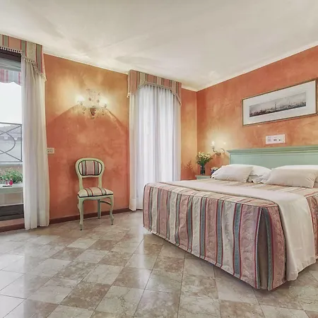 Firenze Hotel 3*