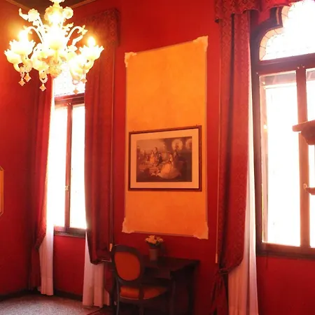Lion Morosini Palace Hotel *