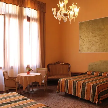 Lion Morosini Palace Hotel *