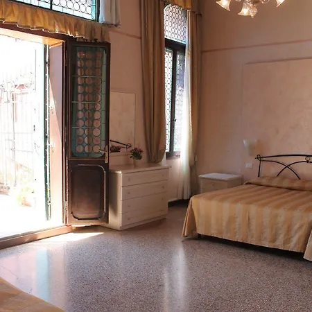 Hotel Lion Morosini Palace *
