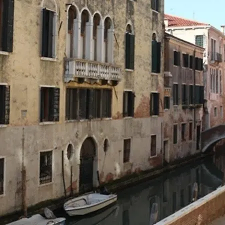 Bed & Breakfast Luxury San Firmino Canal View Venedig