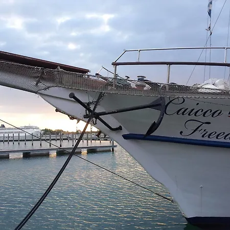 Boat & Breakfast Caicco Freedom
