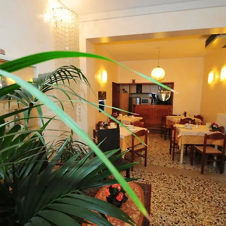 Sant'anna Hotel *