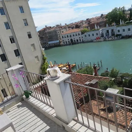 Dei Dragomanni Hotel 4*