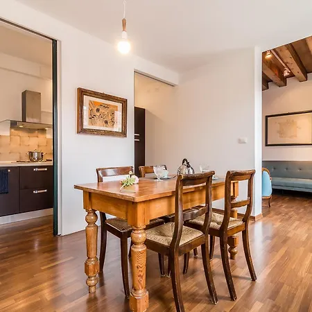Apartment Spirito Santo Canal View By Lionhost