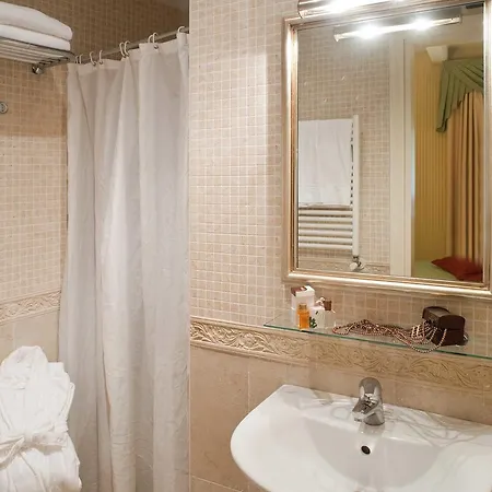 Hs Hotel 2*
