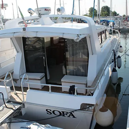 Boathotels Marina Sant'elena Hotel na wodzie