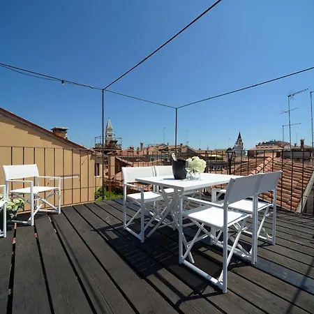 Hotel apartamentowy La Fenice 2*