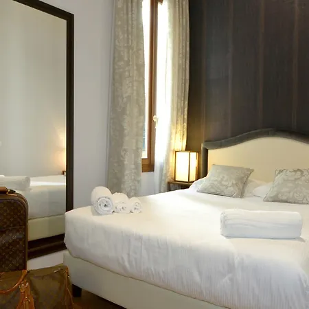 La Fenice Hotel apartamentowy 2*