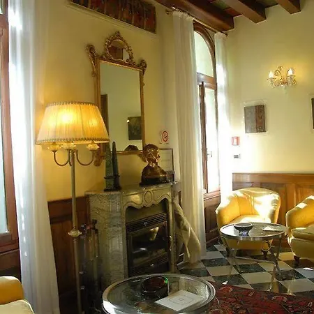 Accademia - Maravege 3*