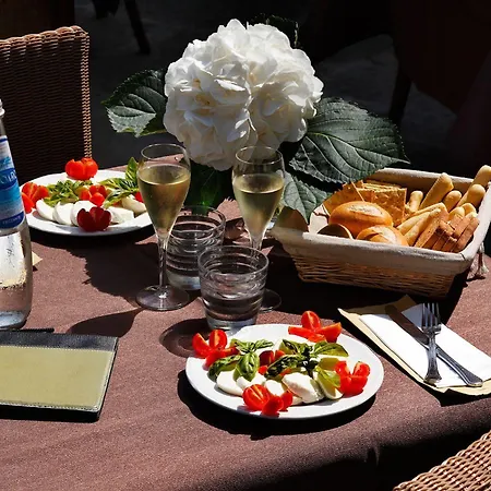 Accademia - Maravege 3*