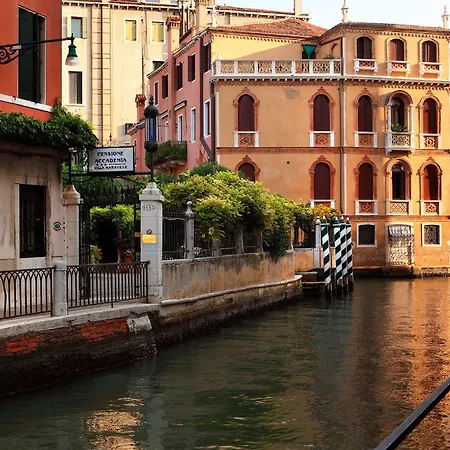 Hotel Accademia - Maravege 3*