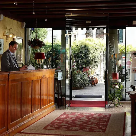 Hotel Accademia - Maravege 3*