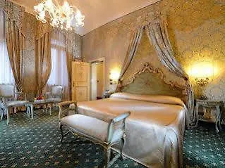 Cà Rialto 3* Venise