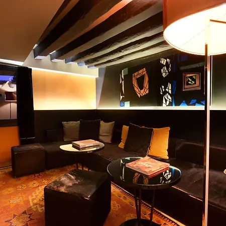 Charming House Dd724
