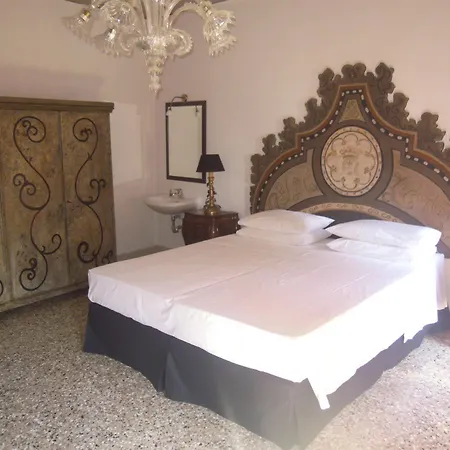 La 818 * Venice