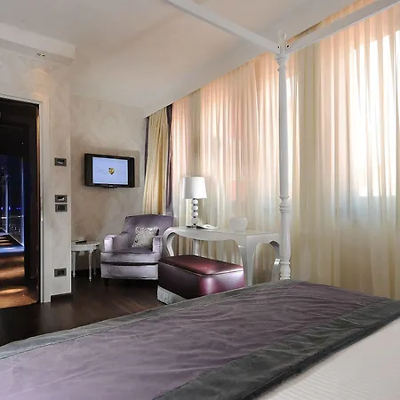 Carnival Palace - Collection Venezia