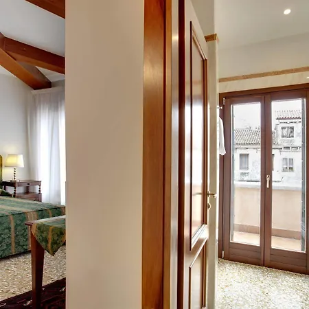 Hotel San Giorgio Degli Schiavoni *