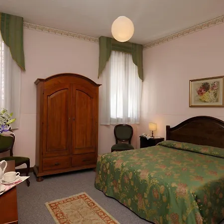 Hotel De L'alboro 3*