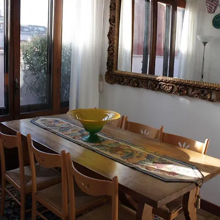 Apartment Garden Ca' Rezzonico *