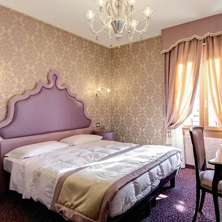 Domus Cavanis Hotel 3*