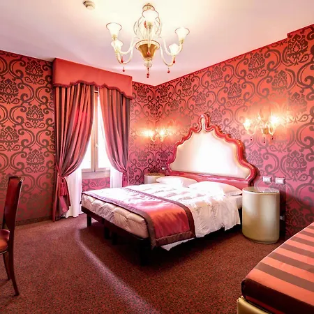 Hotel Domus Cavanis 3*