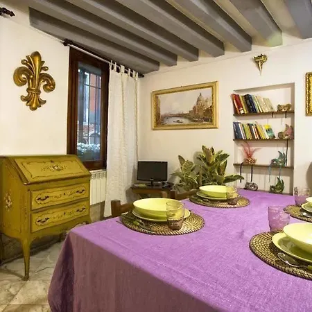 Noemi Hotel 3*