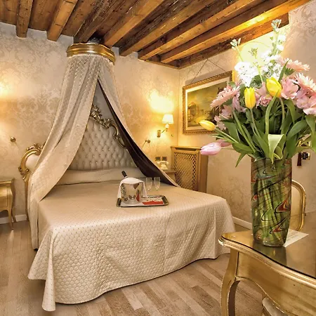 Noemi Hotel
