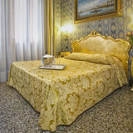 Noemi Hotel 3*