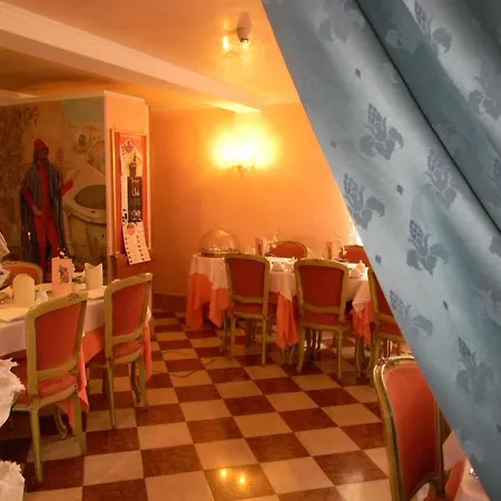 Hotel Pantalon 3*