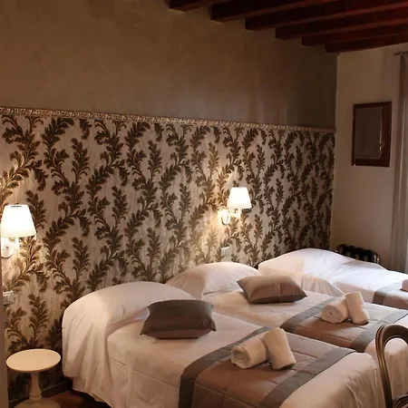 Rio Hotel 2*