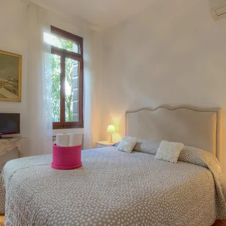 De L'osmarin Suites Penzion
