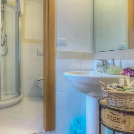 De L'osmarin Suites Penzion