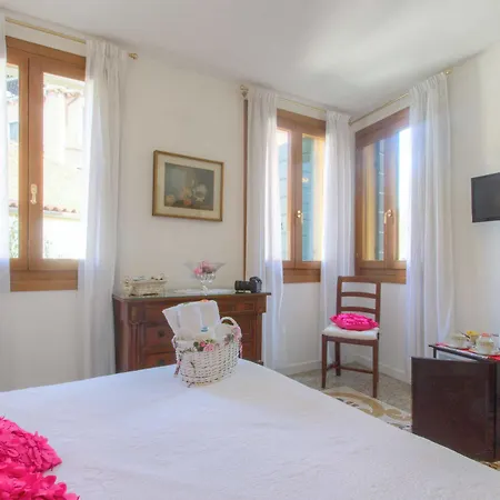 De L'osmarin Suites 3* Benátky