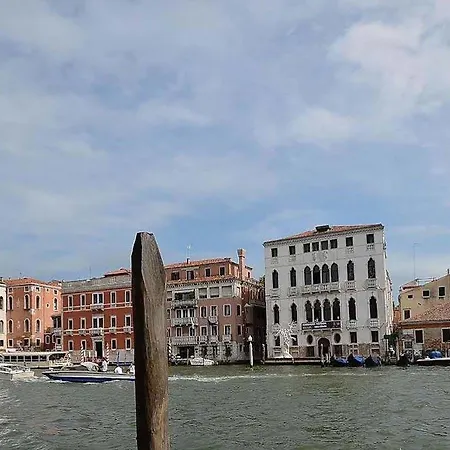 Mocenigo~canalgrande Aperitif * Venice