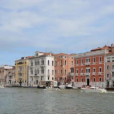 Mocenigo~canalgrande Aperitif * Venice