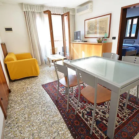 Emilio Apartment *