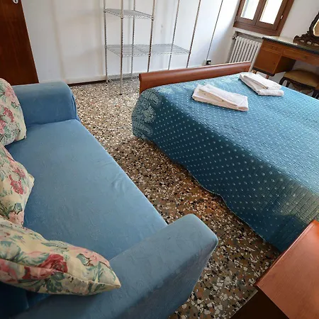 Emilio Apartment *