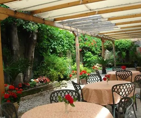 Ca' Dei Leoni 3*