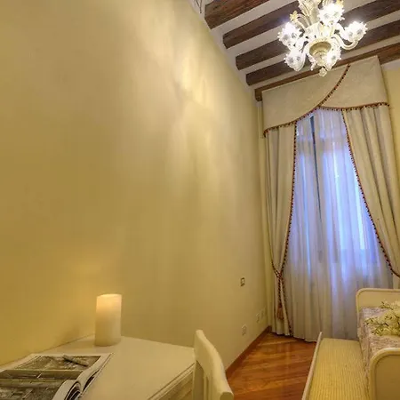 Ca Dell Arte Hotel