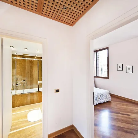 Apartment Palazzo San Marco: Historic With Lift *