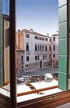 Hotell Dalla Mora *
